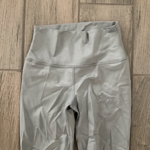 Alo yoga gray leggings - Picture 4 of 4